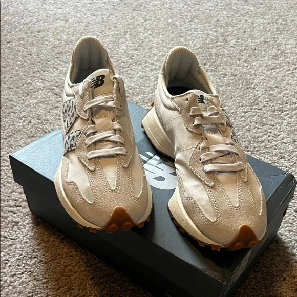 NWT New Balance 327sneakers in off white with leopard print logo. Super cute!! - Picture 1 of 7